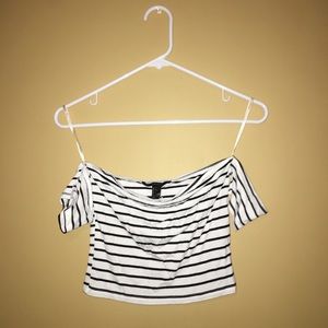 Crop top off the shoulder (short sleeves)